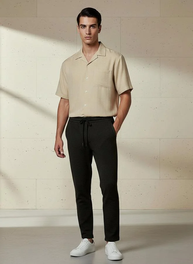 سبلاش فيڤ Men Regular Fit Camp Collar Textured Short Sleeves Resort Shirt